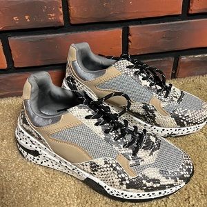 Steve Madden sneakers
